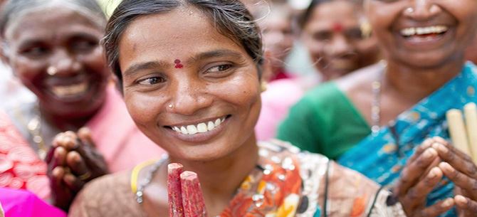 RH comprometida con las mujeres de la India Rural